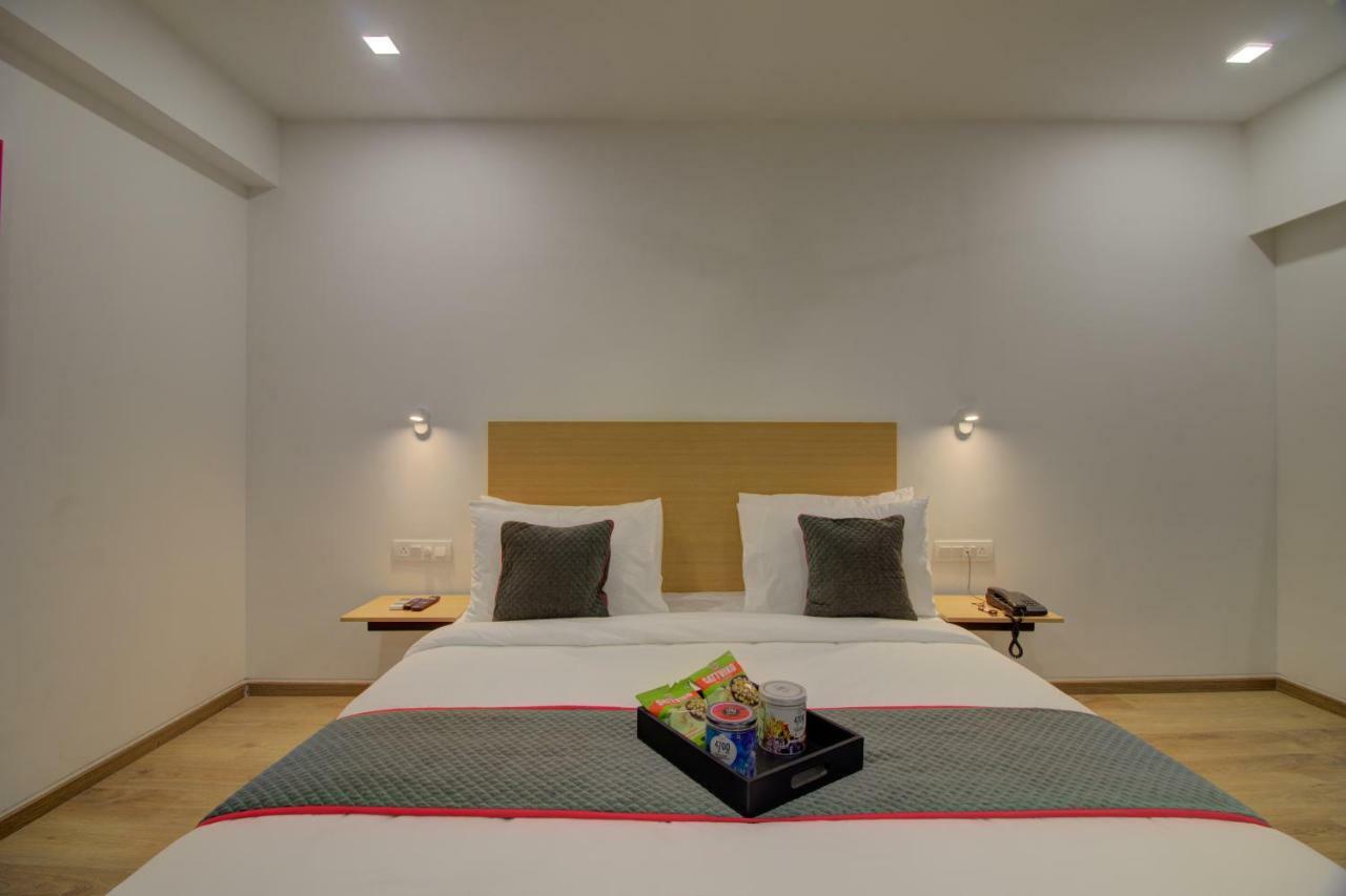 Townhouse Oak Kopar Khairane Navi Mumbai Formerly Ivy Hotel Exterior photo